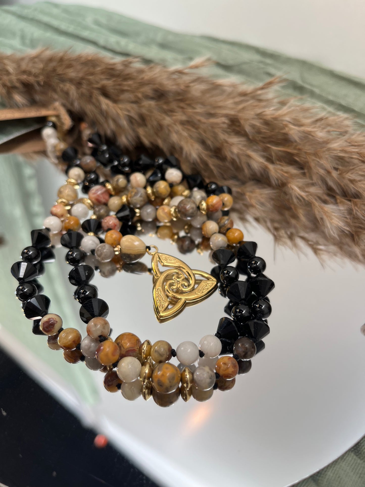Mala « Terre d’Ombre » - PROTECTION - ANCRAGE - TRANSFORMATION - Agate crazy lace - Tourmaline