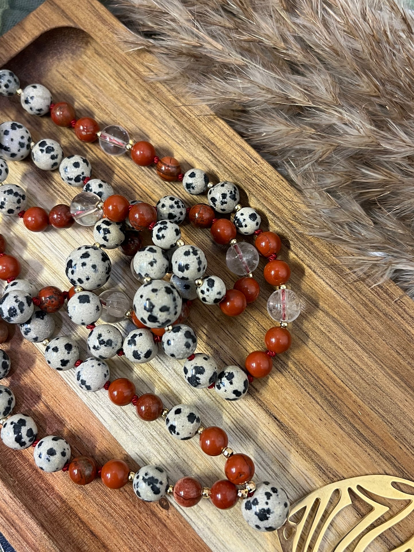 Mala « Racines Tachetées » - STABILITÉ - JOIE - ALIGNEMENT - Jaspe dalmatien - jaspe rouge - Cristal de Roche