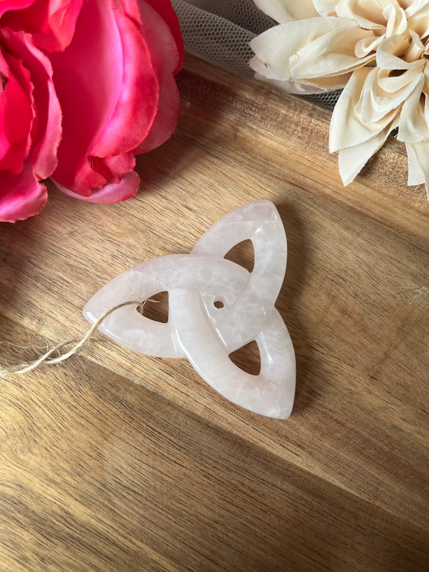 Triqueta en pierres naturelles