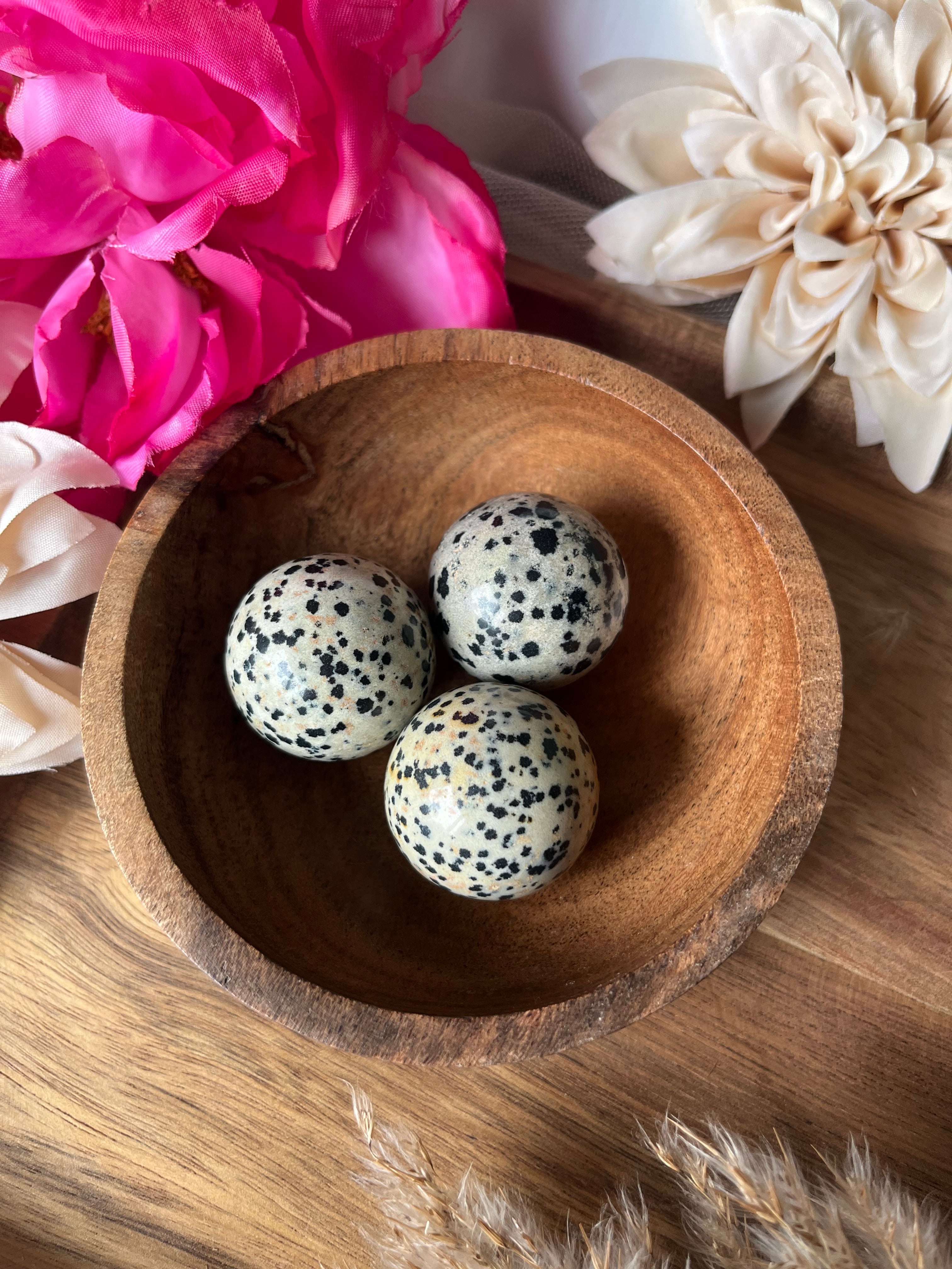 Sphère en Jaspe Dalmatien - JOIE - ANCRAGE - PROTECTION DOUCE