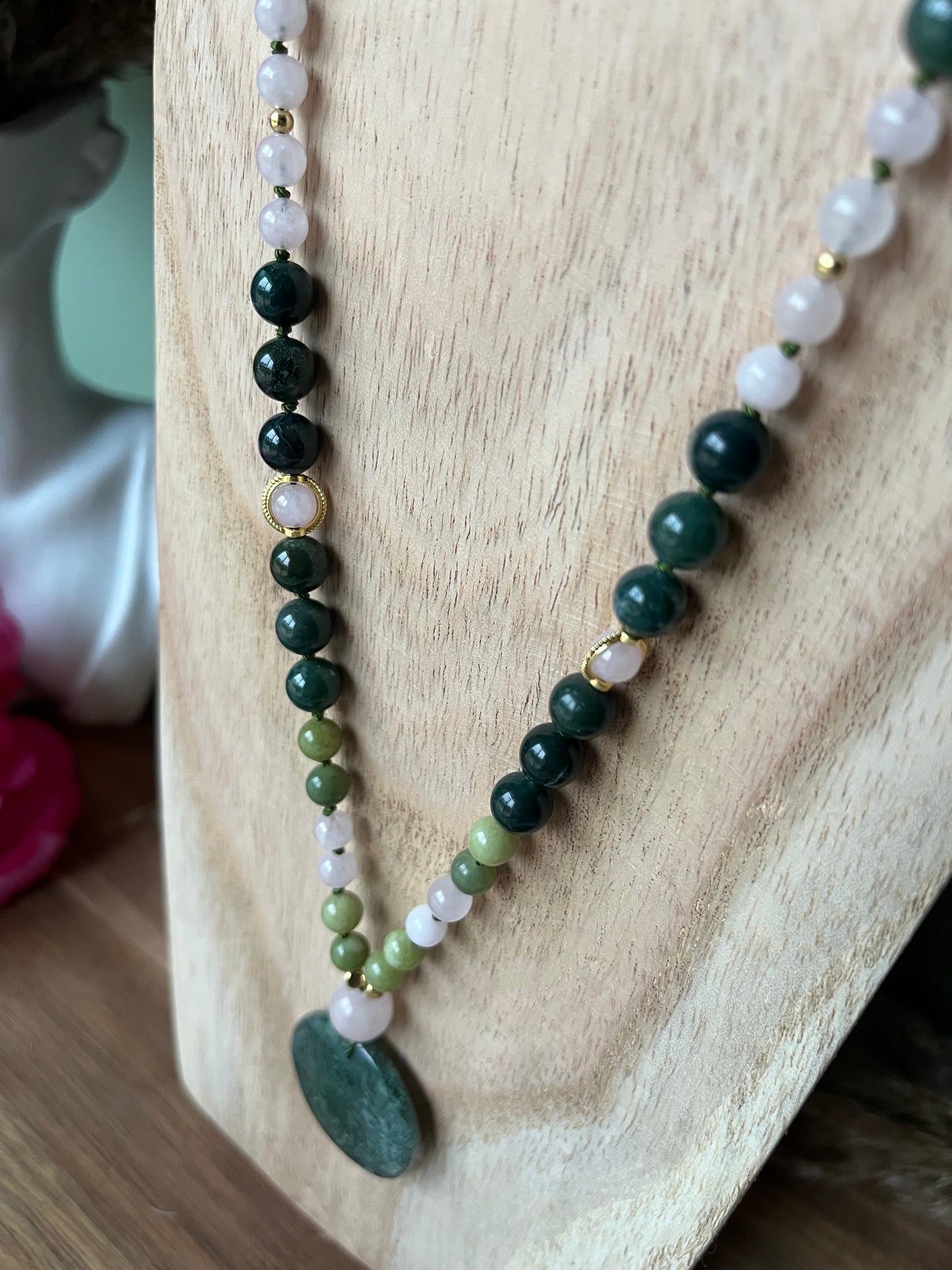 Mala « Voix de la Terre Rose » - ANCRAGE - DOUCEUR - HARMONIE - Jade vert - Agate mousse - Quartz Rose