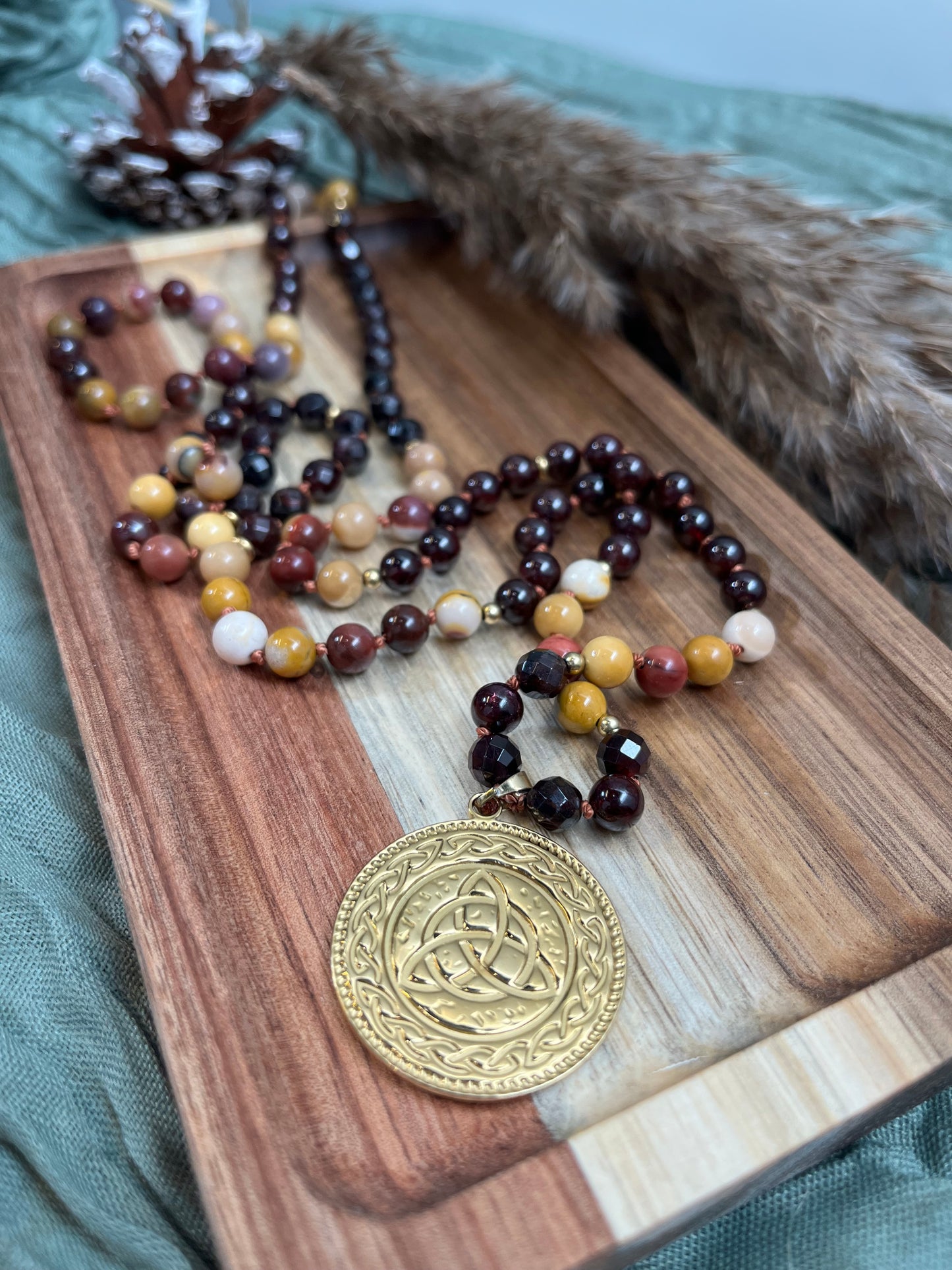 Mala « Feu sacré » - PASSION - FORCE VITALE - ALIGNEMENT - Grenat - Cristal de roche - Mookaite