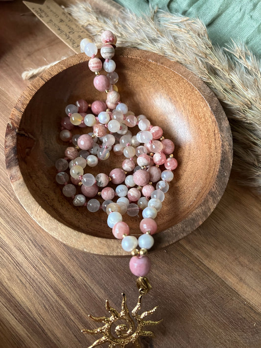 Mala « Souffle de Cerisier » AMOUR - GUÉRISON- DOUCEUR - Perles d’eau douce - Agate fleur de cerisier - Rhodochrosite