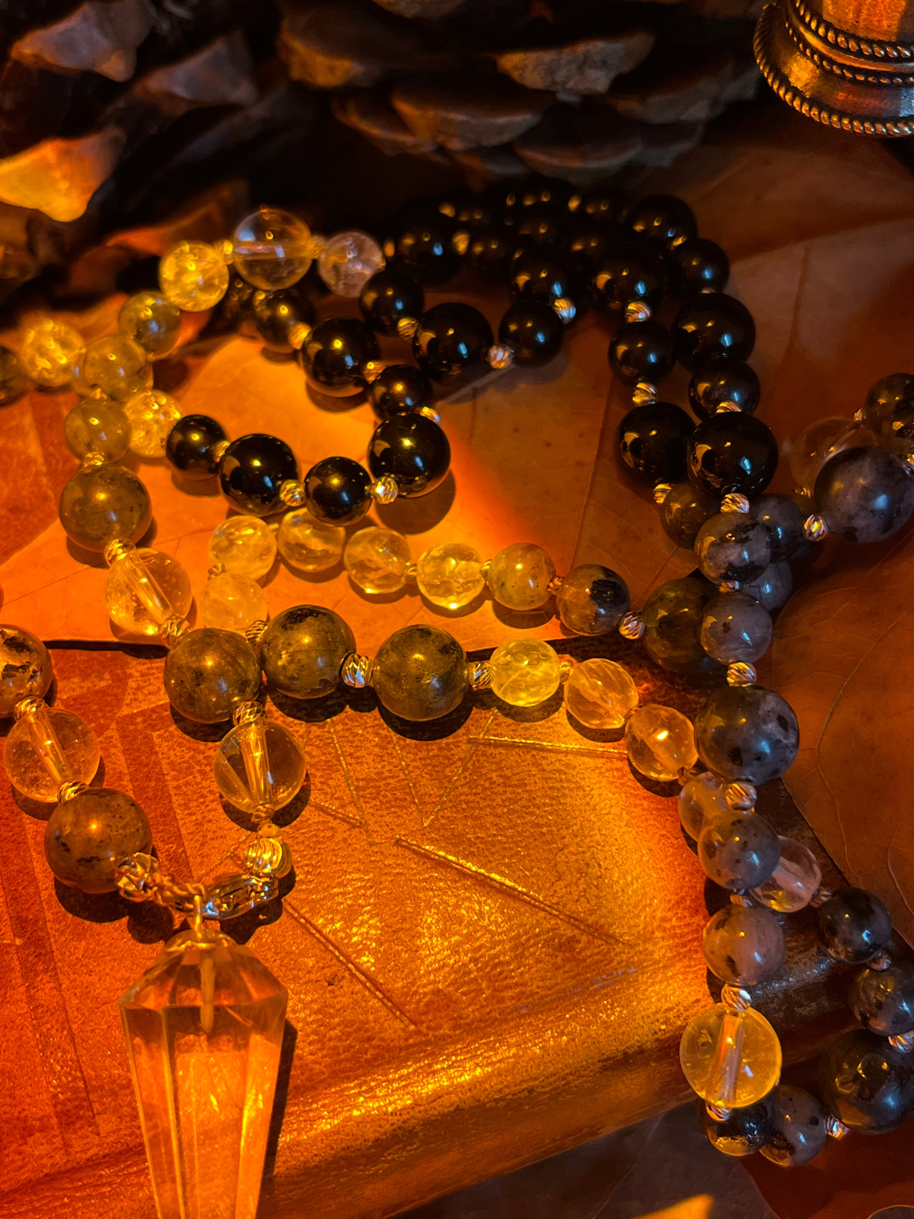 Mala pendule “Voile d’Ombre” – PROTECTION PROFONDE - INTUITION - CLARTÉ - Obsidienne noire - Labradorite - Cristal de roche