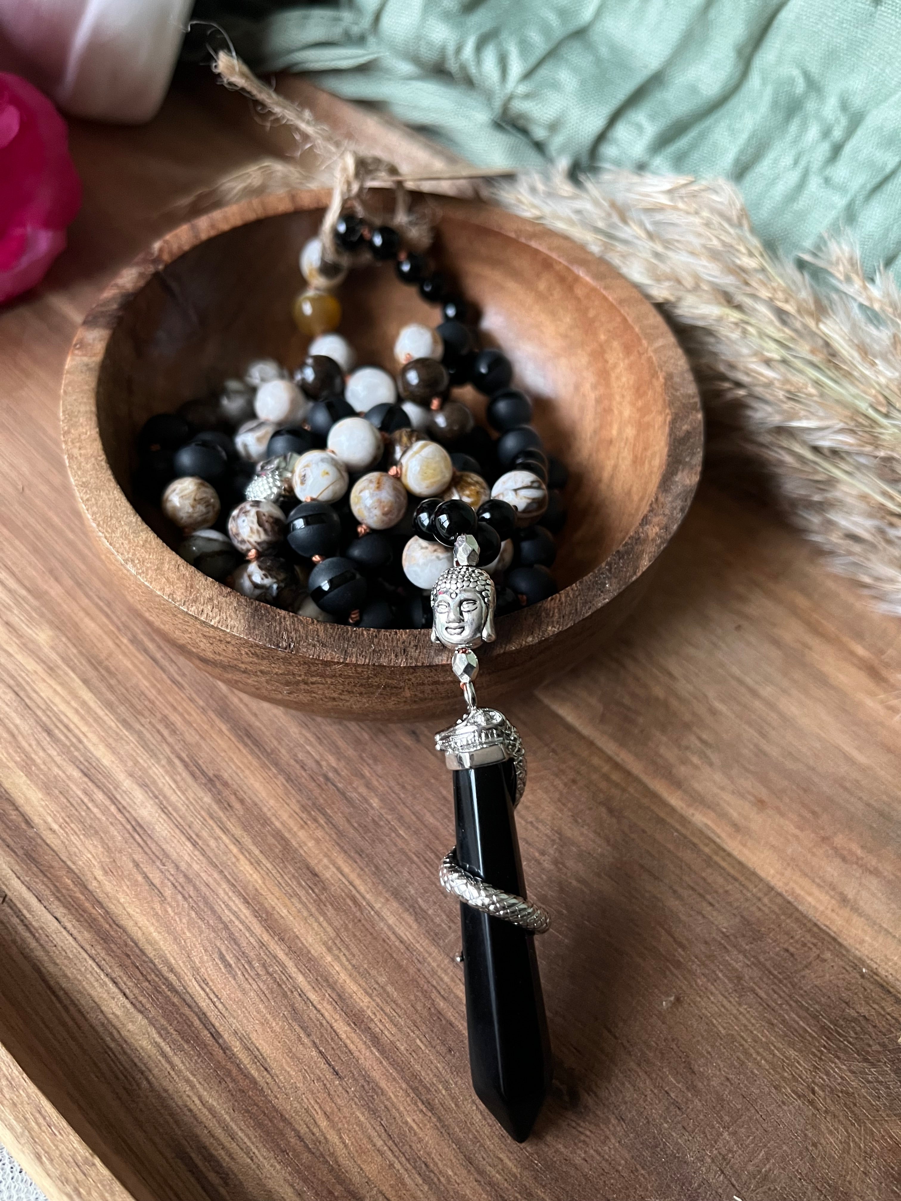 Mala « Racines d’Ombre » - ANCRAGE - PROTECTION - STABILITÉ - Onyx - Bois pétrifié