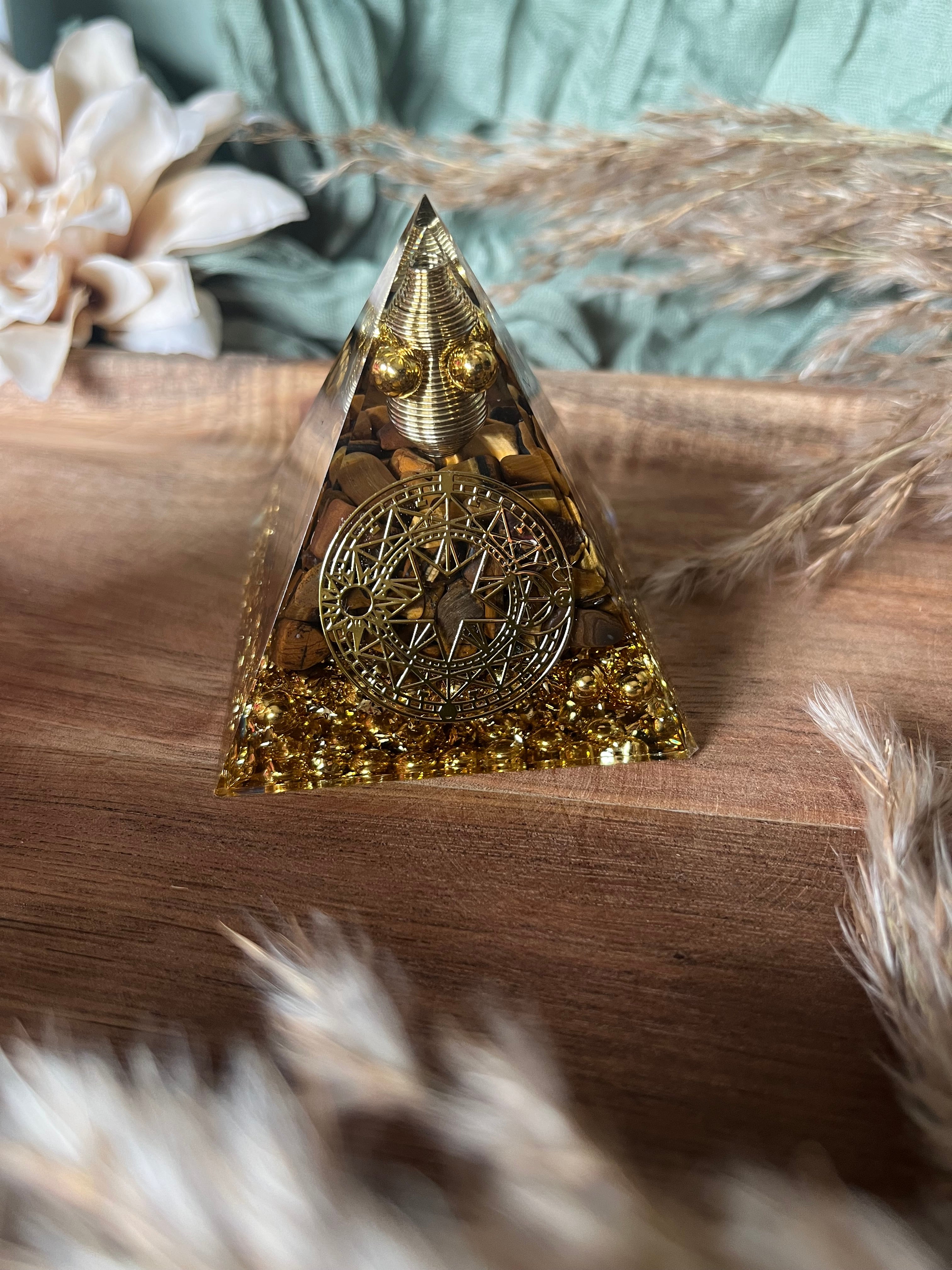 Orgonite - FORCE - PROTECTION - CONFIANCE - Œil de Tigre - Cercle magique
