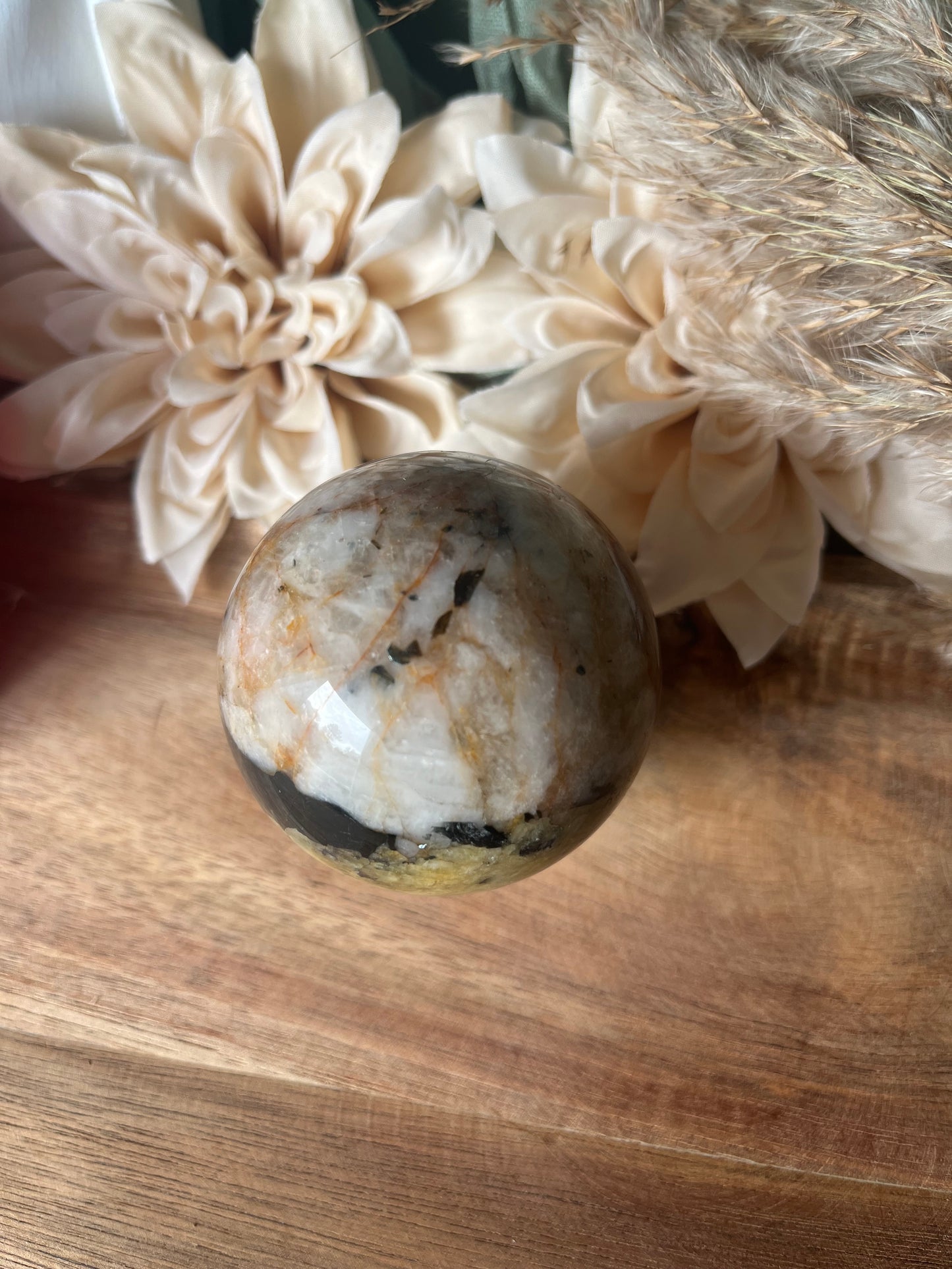 Sphère - PROTECTION - ANCRAGE LUMINEUX - Tourmaline noire sur Quartz