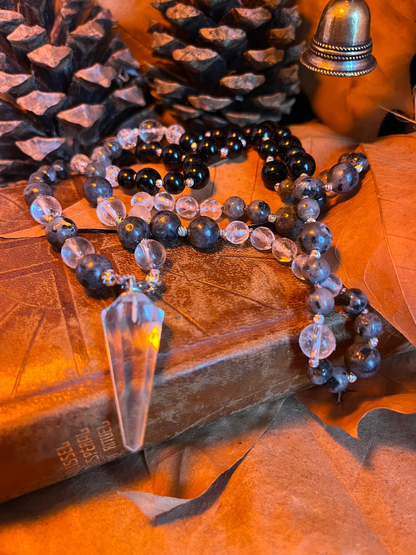 Mala pendule “Voile d’Ombre” – PROTECTION PROFONDE - INTUITION - CLARTÉ - Obsidienne noire - Labradorite - Cristal de roche