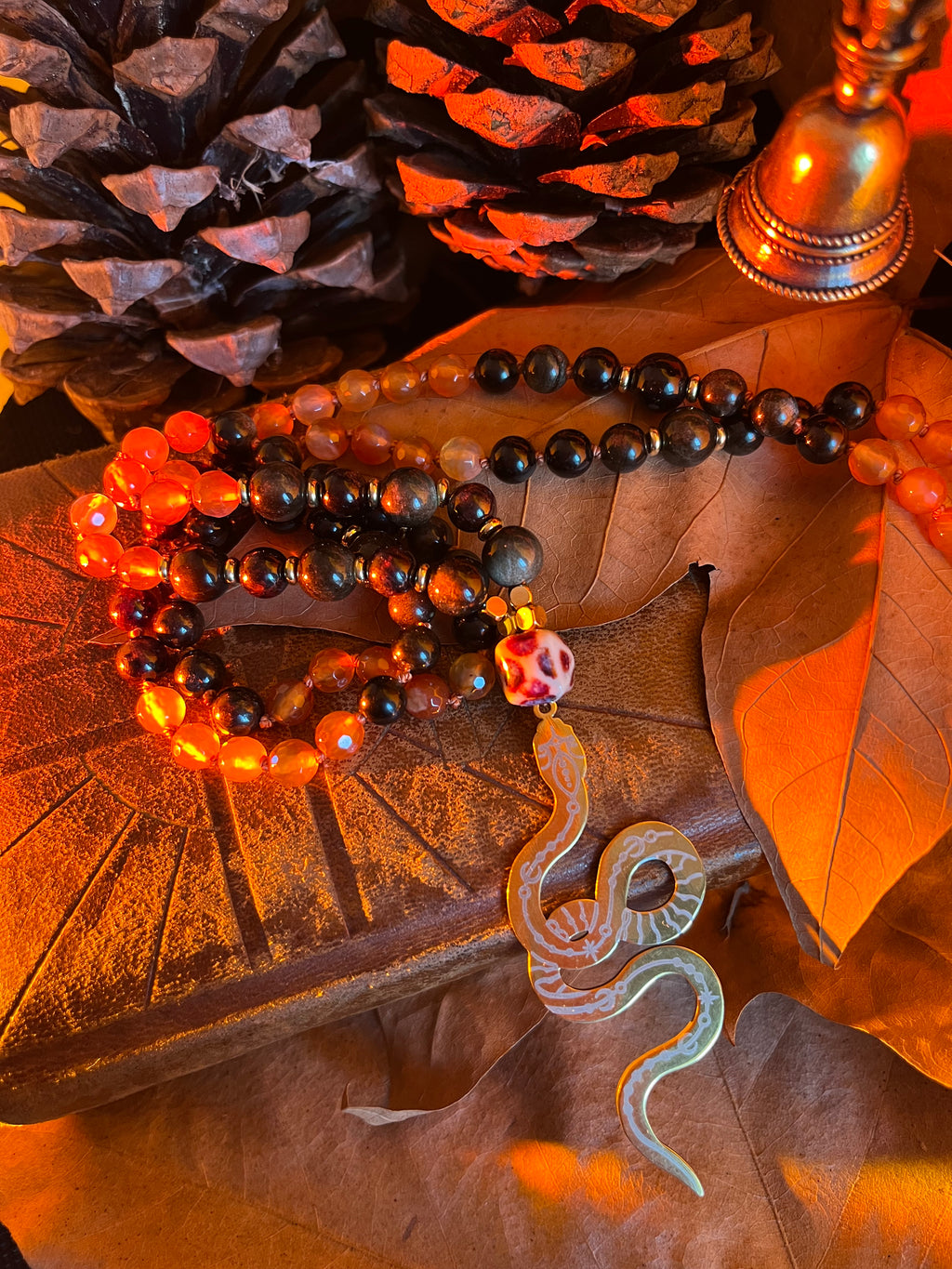 Mala “Le Serpent” – PUISSANCE - MÉTAMORPHOSE - FEU INTÉRIEUR - Cornaline - Obsidienne dorée - Grenat