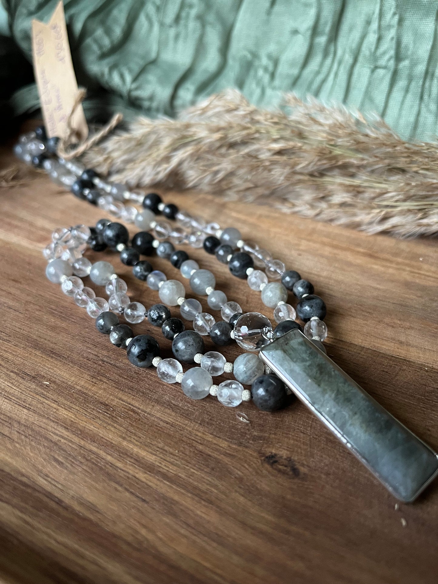 Mala « Éclipse d’Âme » - PROTECTION PROFONDE - INTUITION ÉVEILLÉE - CLARTÉ INTÉRIEURE - Labradorite - Labradorite noire - Cristal de roche