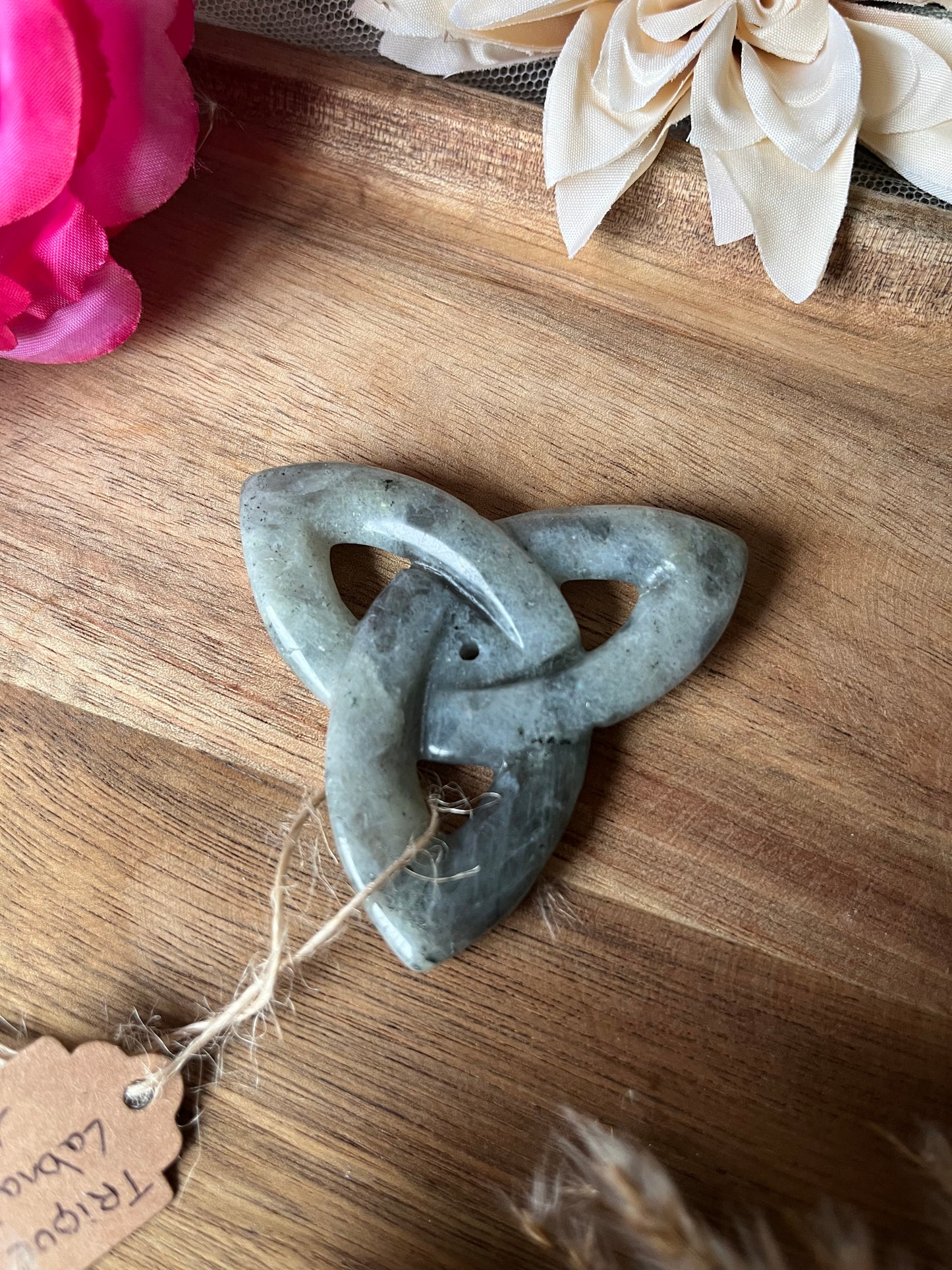 Triqueta en pierres naturelles