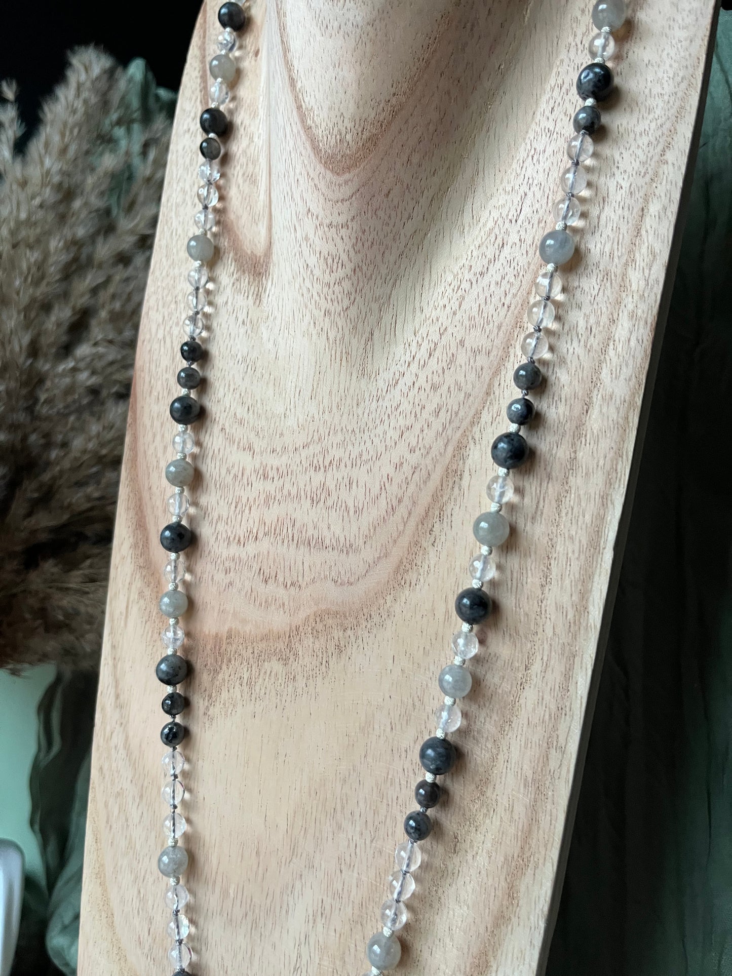 Mala « Éclipse d’Âme » - PROTECTION PROFONDE - INTUITION ÉVEILLÉE - CLARTÉ INTÉRIEURE - Labradorite - Labradorite noire - Cristal de roche