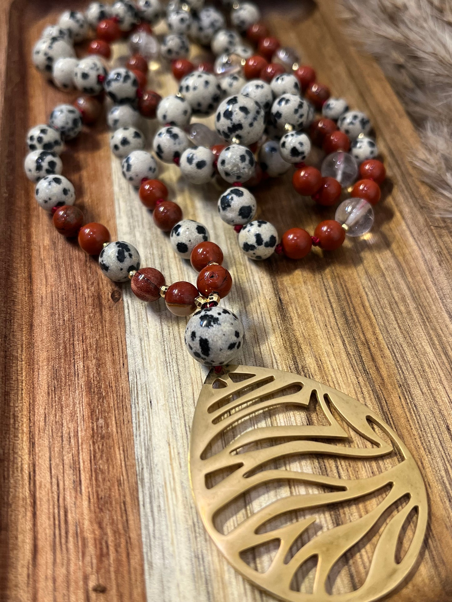 Mala « Racines Tachetées » - STABILITÉ - JOIE - ALIGNEMENT - Jaspe dalmatien - jaspe rouge - Cristal de Roche
