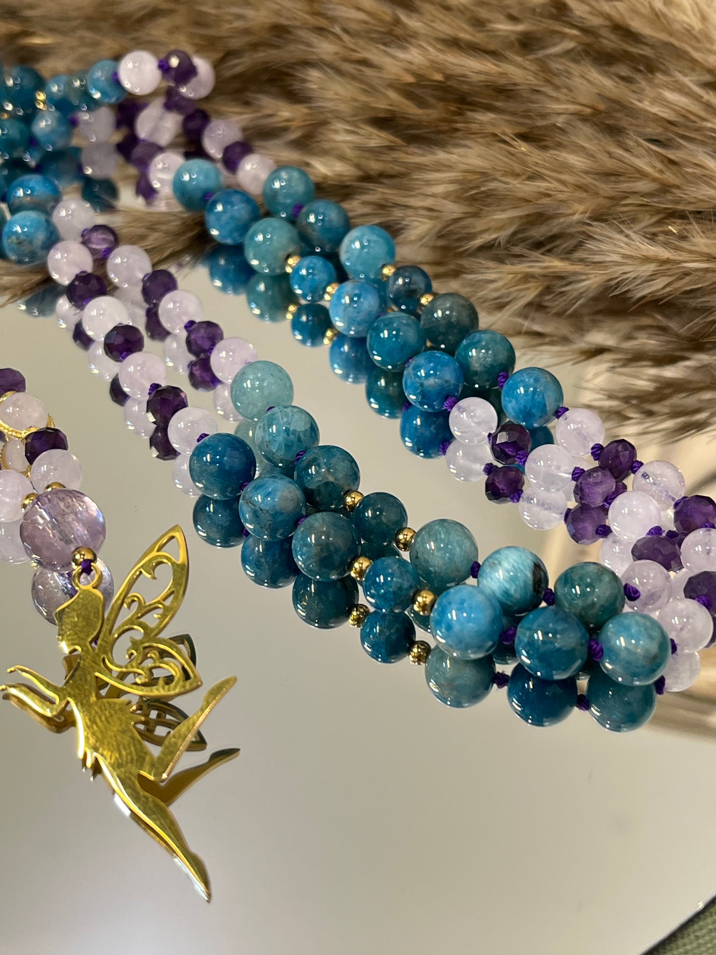 Mala « Souffle des fées » - LÉGÈRETÉ - MAGIE - CLARTÉ INTÉRIEURE - Apatite - Améthyste - Améthyste lavande