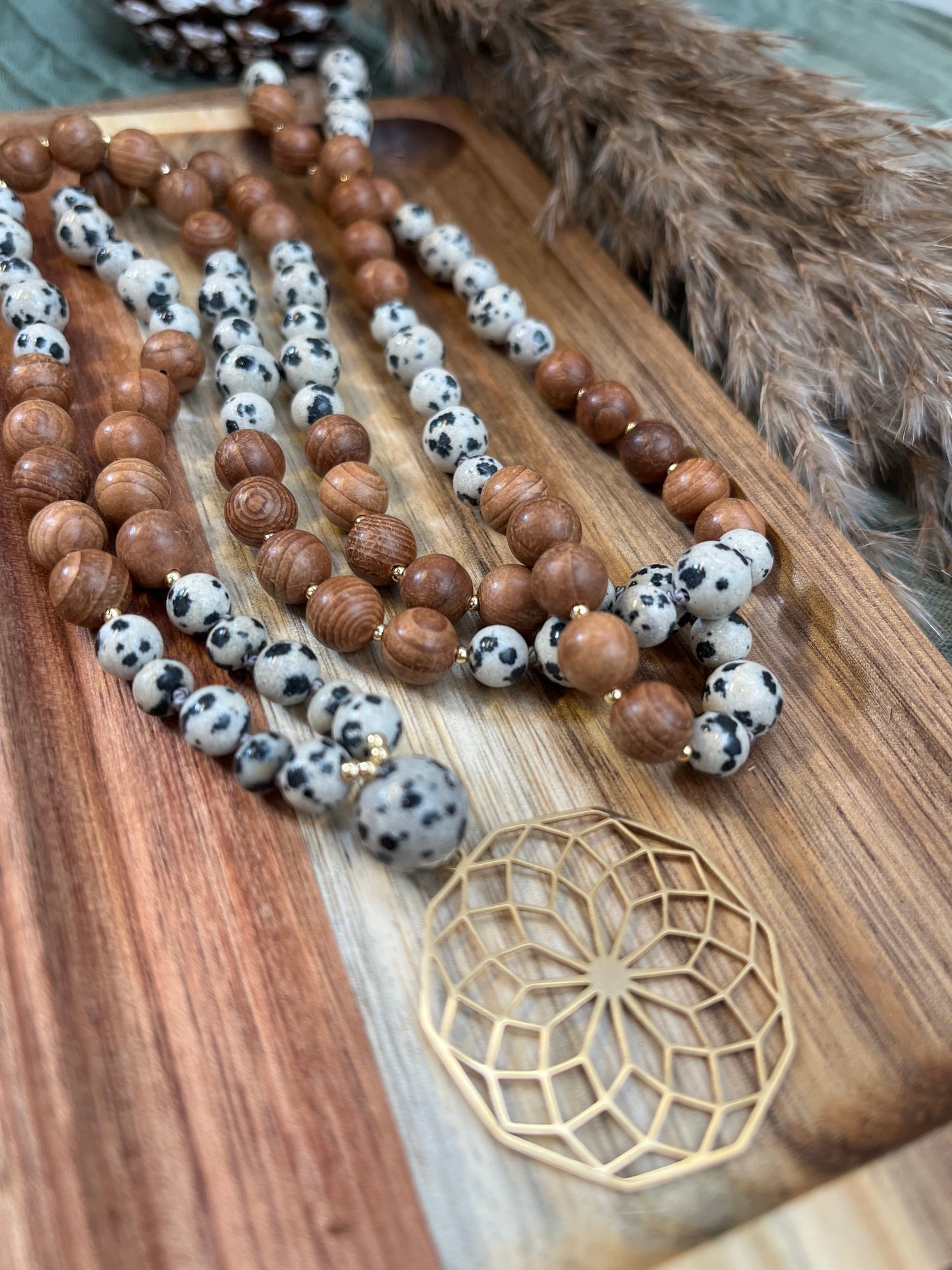 Mala “Esprit Tacheté” - JOIE - STABILITÉ - PROTECTIONJaspe Dalmatien • Bois naturel