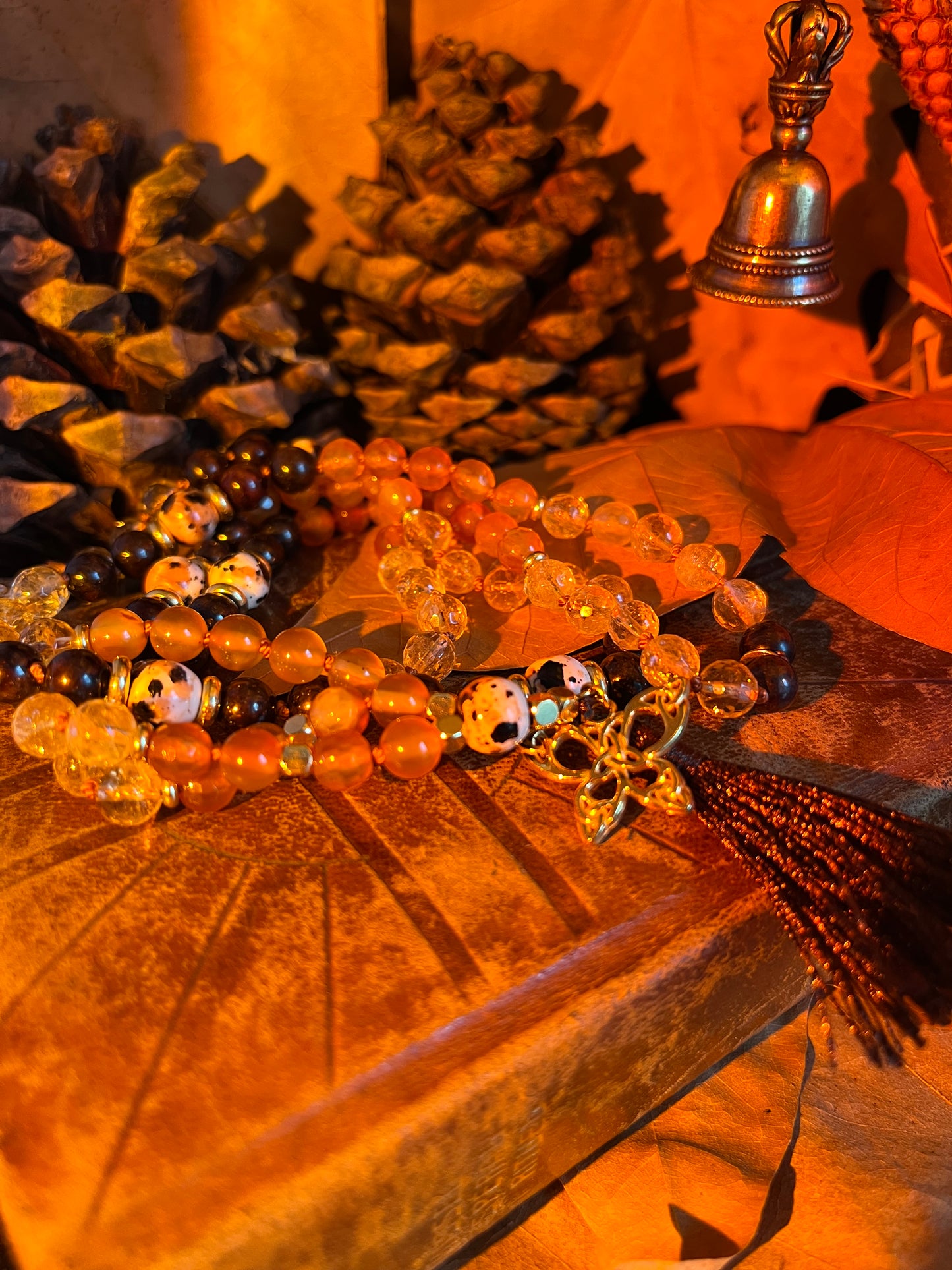 Mala Renacentista 108 – Mala Espiritual en Granate, Cornalina y Citrino – Joyería Energética para la Transformación, Meditación y Cristaloterapia