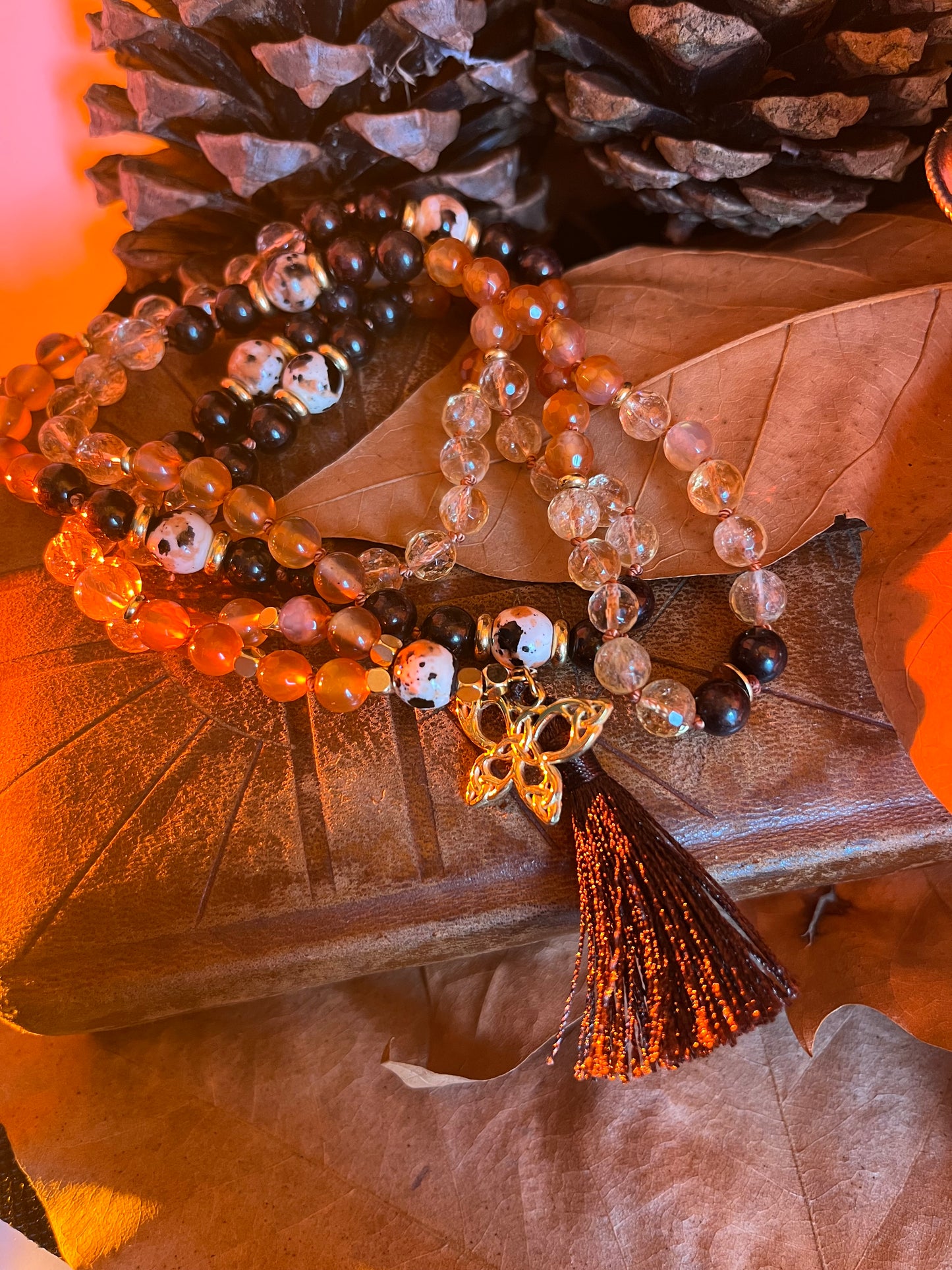 Mala Renacentista 108 – Mala Espiritual en Granate, Cornalina y Citrino – Joyería Energética para la Transformación, Meditación y Cristaloterapia