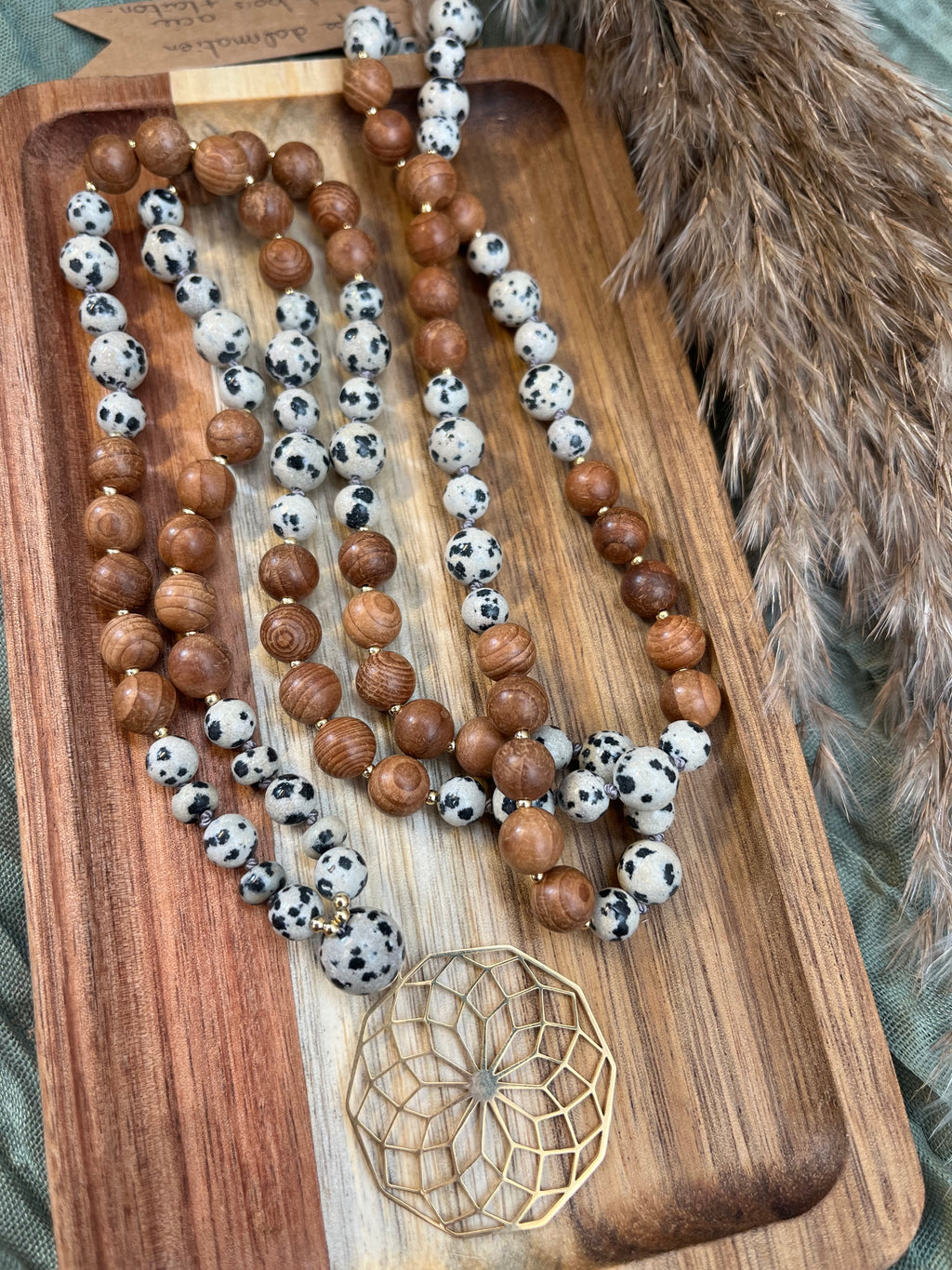 Mala “Esprit Tacheté” - JOIE - STABILITÉ - PROTECTION - Jaspe Dalmatien • Bois naturel