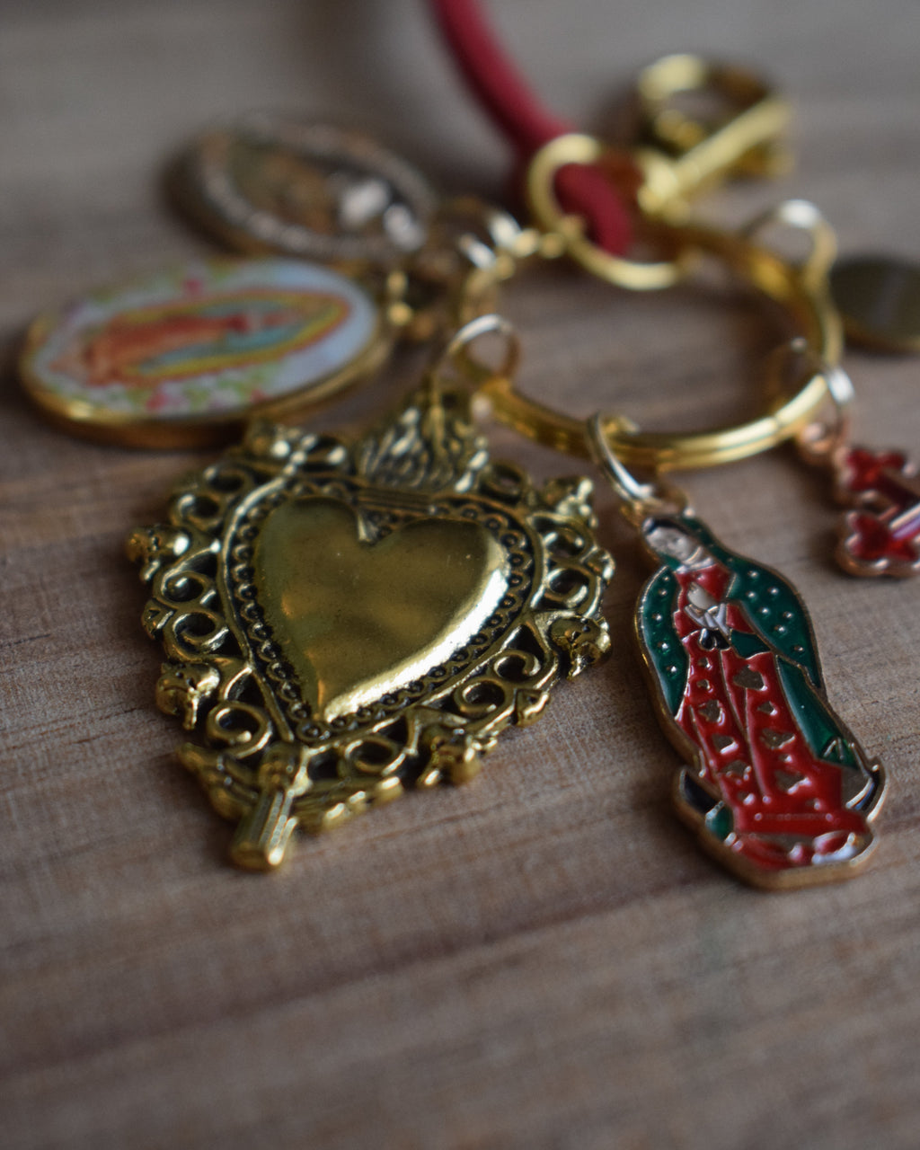 Porte-clés religieux doré