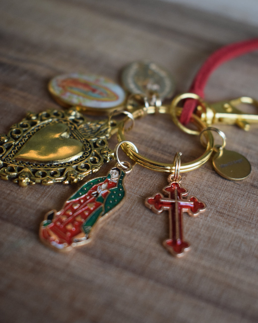 Porte-clés religieux doré