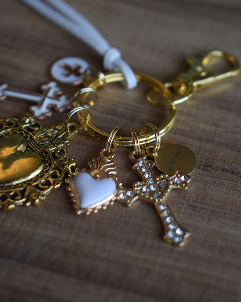 Porte-clés religieux doré