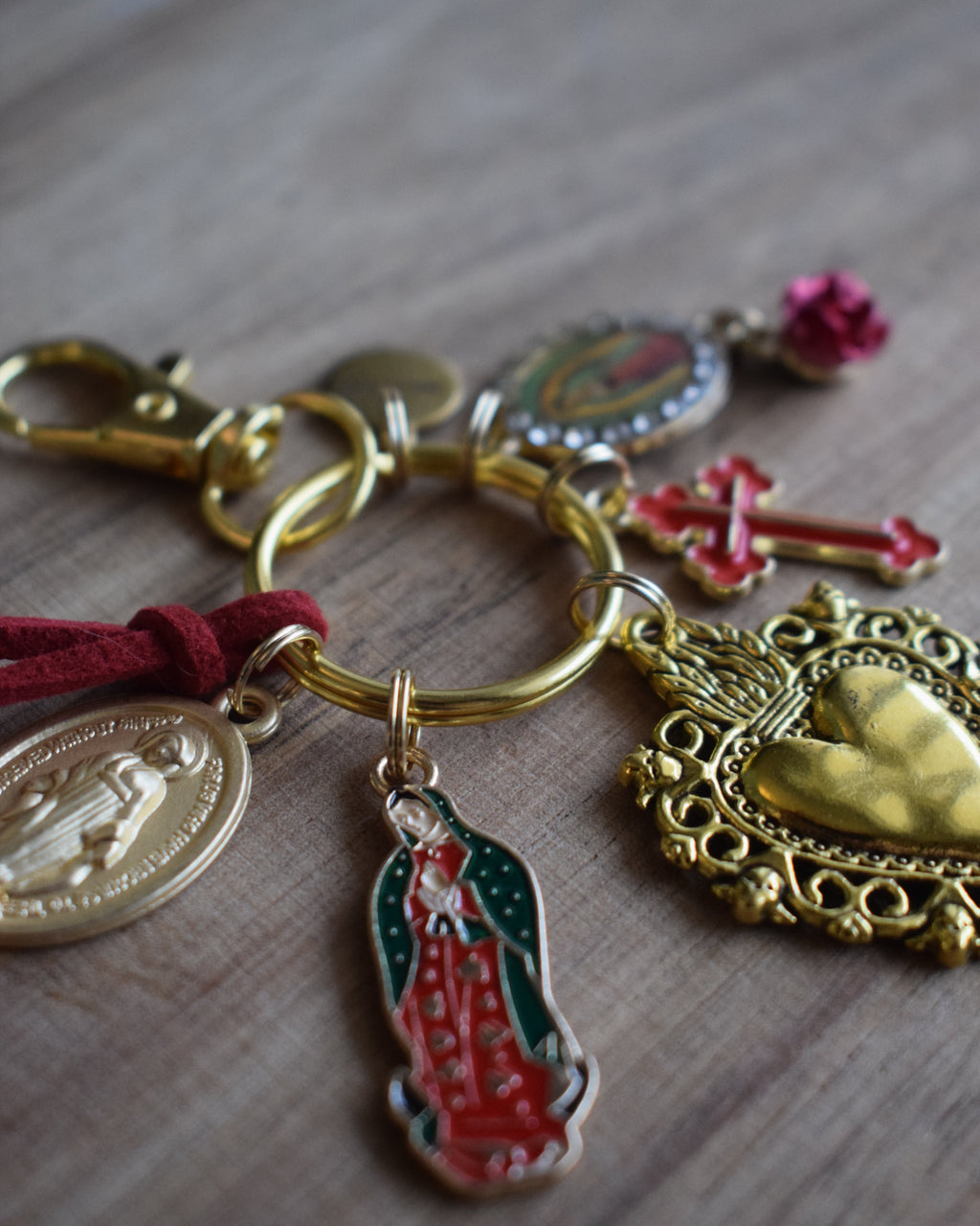Porte-clés religieux doré