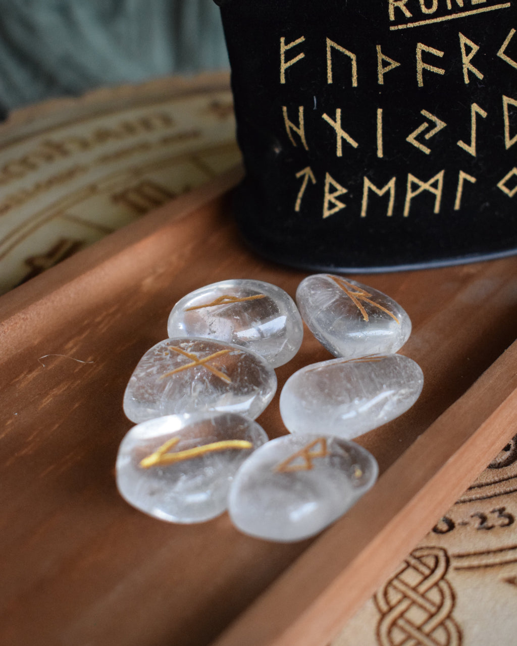 Runes en Cristal de roche - 24 pièces
