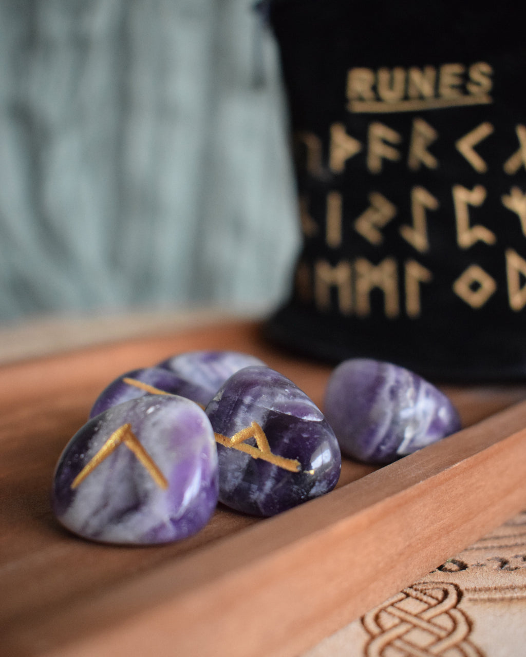 Runes en Améthyste- 24 pièces