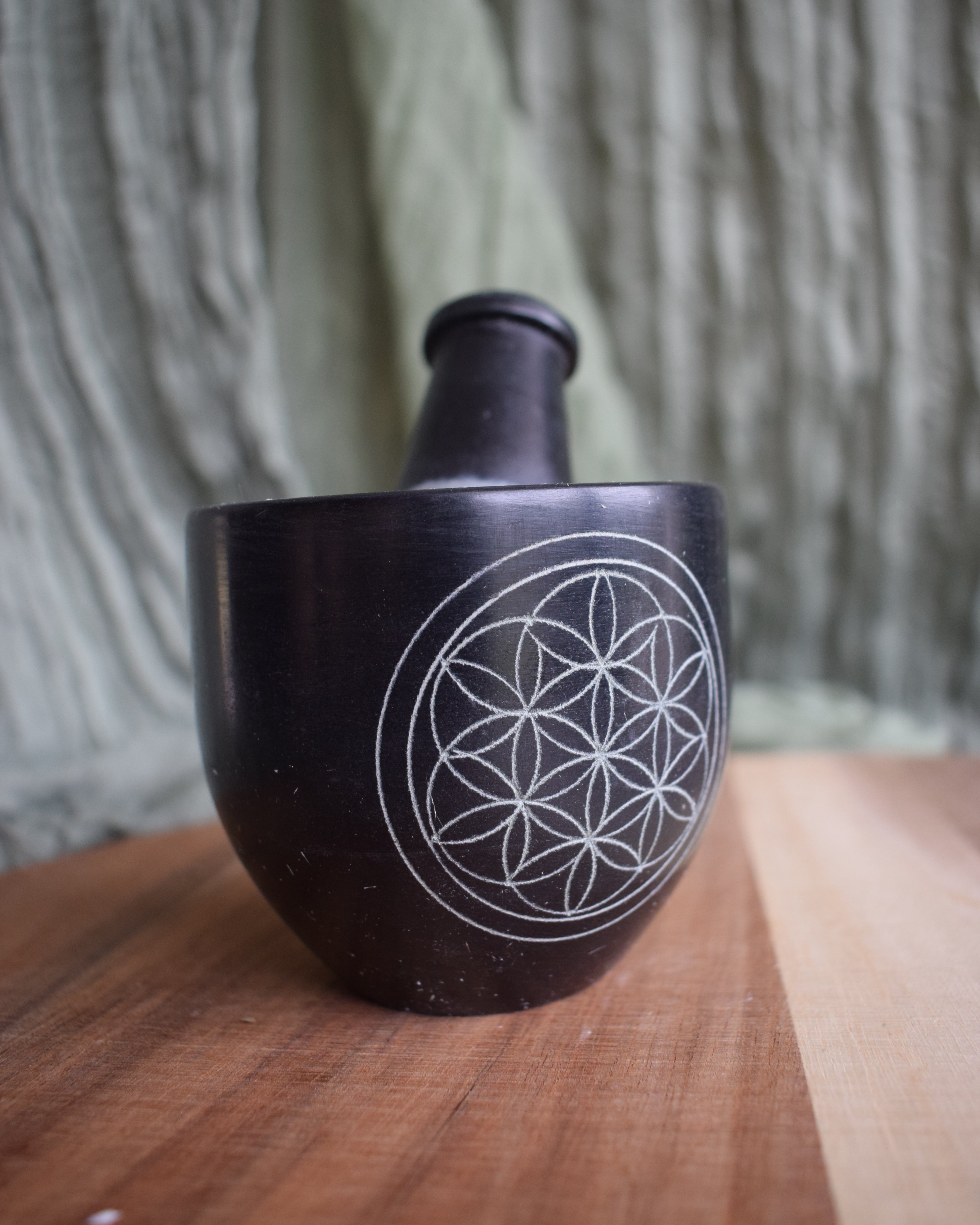 Mortier en pierre saponite - Fleur de vie