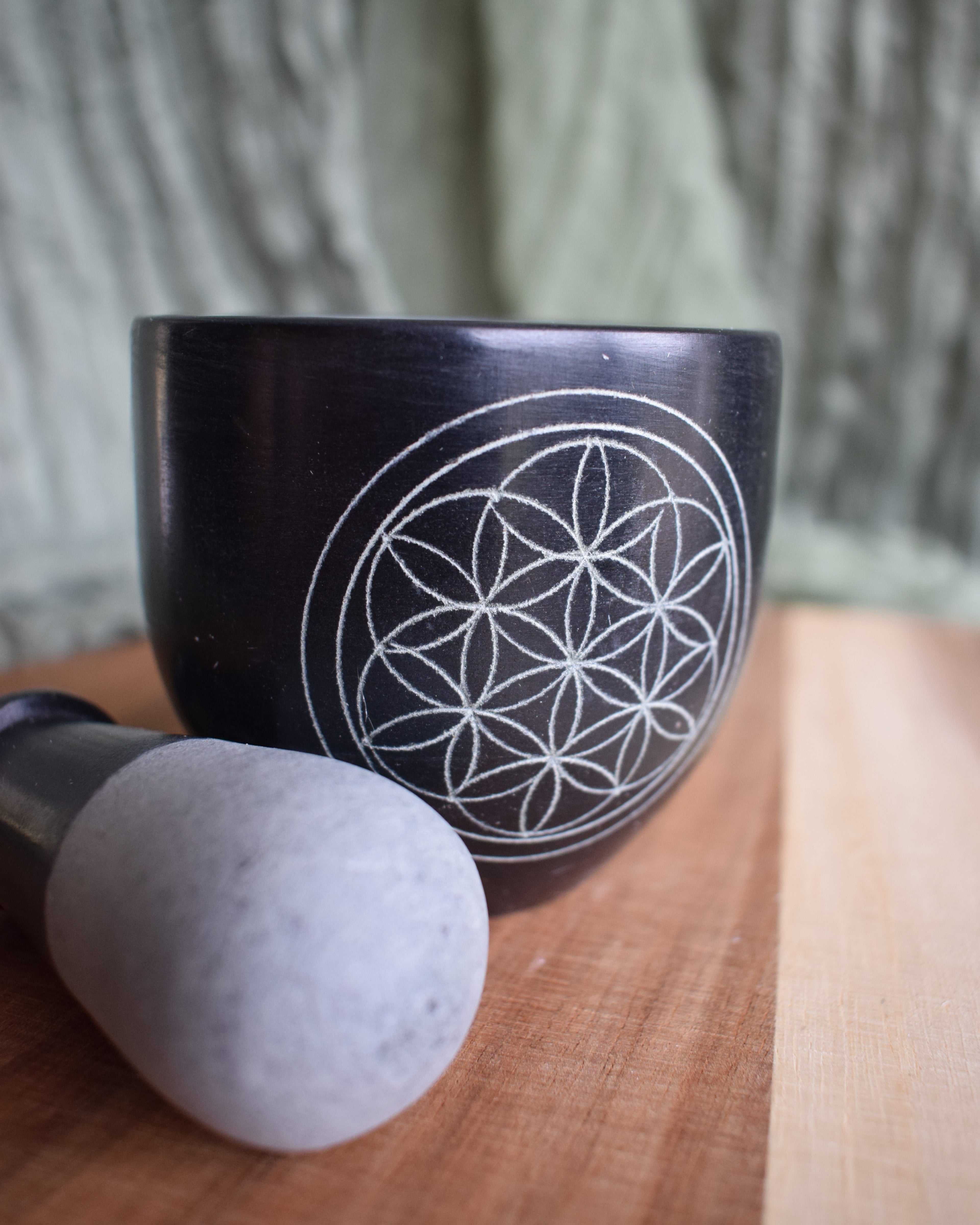 Mortier en pierre saponite - Fleur de vie