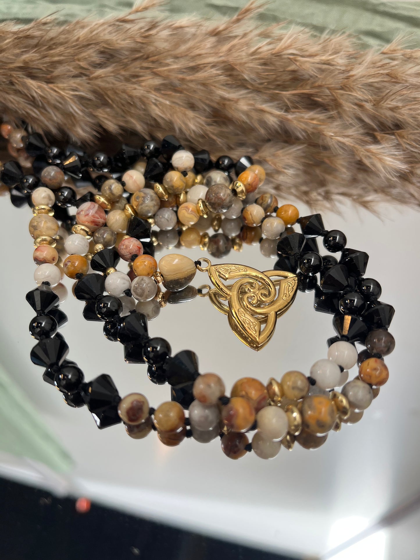 Mala « Terre d’Ombre » - PROTECTION - ANCRAGE - TRANSFORMATION - Agate crazy lace - Tourmaline