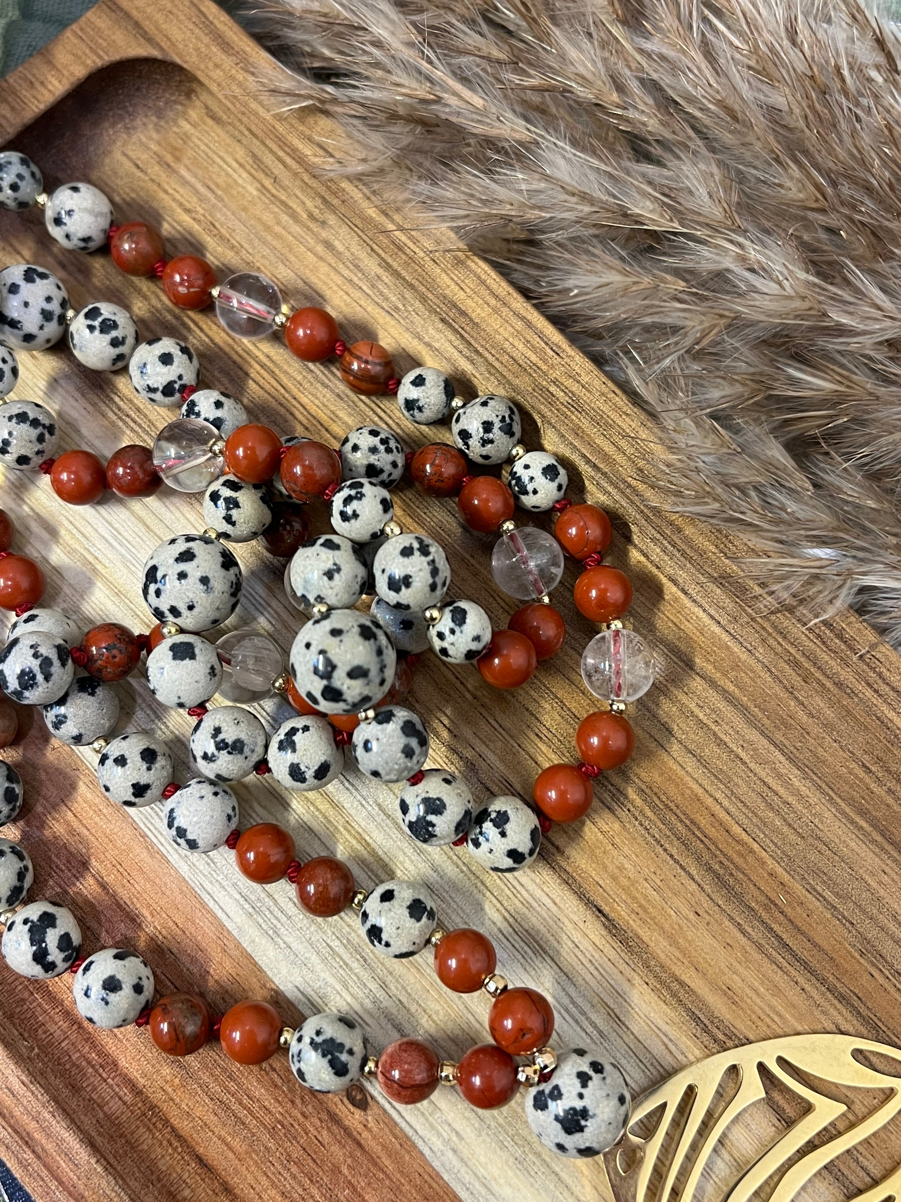 Mala « Racines Tachetées » - STABILITÉ - JOIE - ALIGNEMENT - Jaspe dalmatien - jaspe rouge - Cristal de Roche