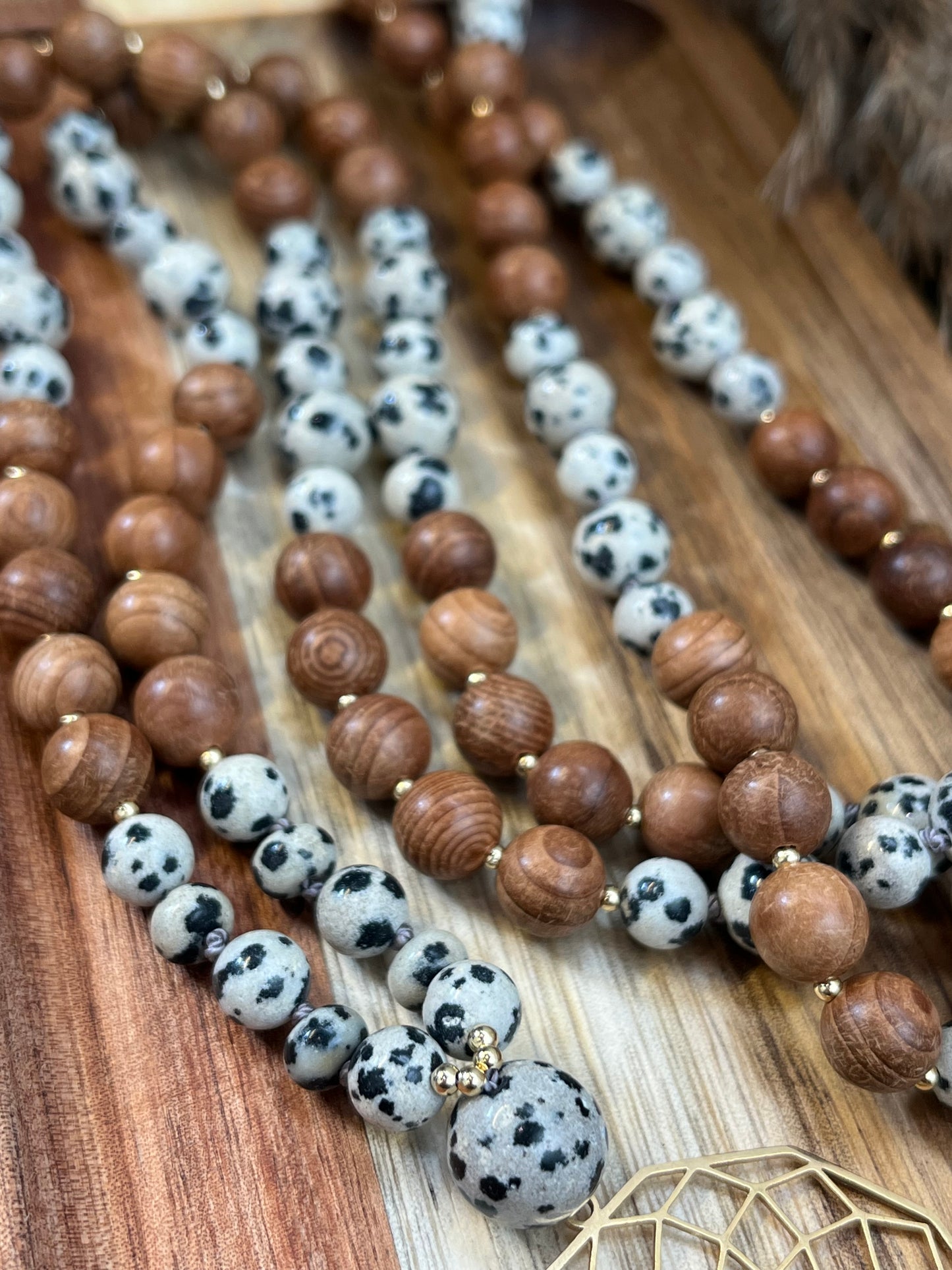 Mala “Esprit Tacheté” - JOIE - STABILITÉ - PROTECTIONJaspe Dalmatien • Bois naturel