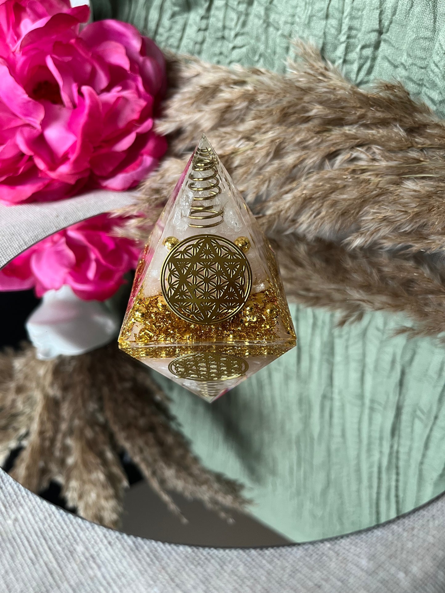 Orgonite - AMOUR - TENDRESSE - DOUCEUR - Quartz rose - Fleur de Vie