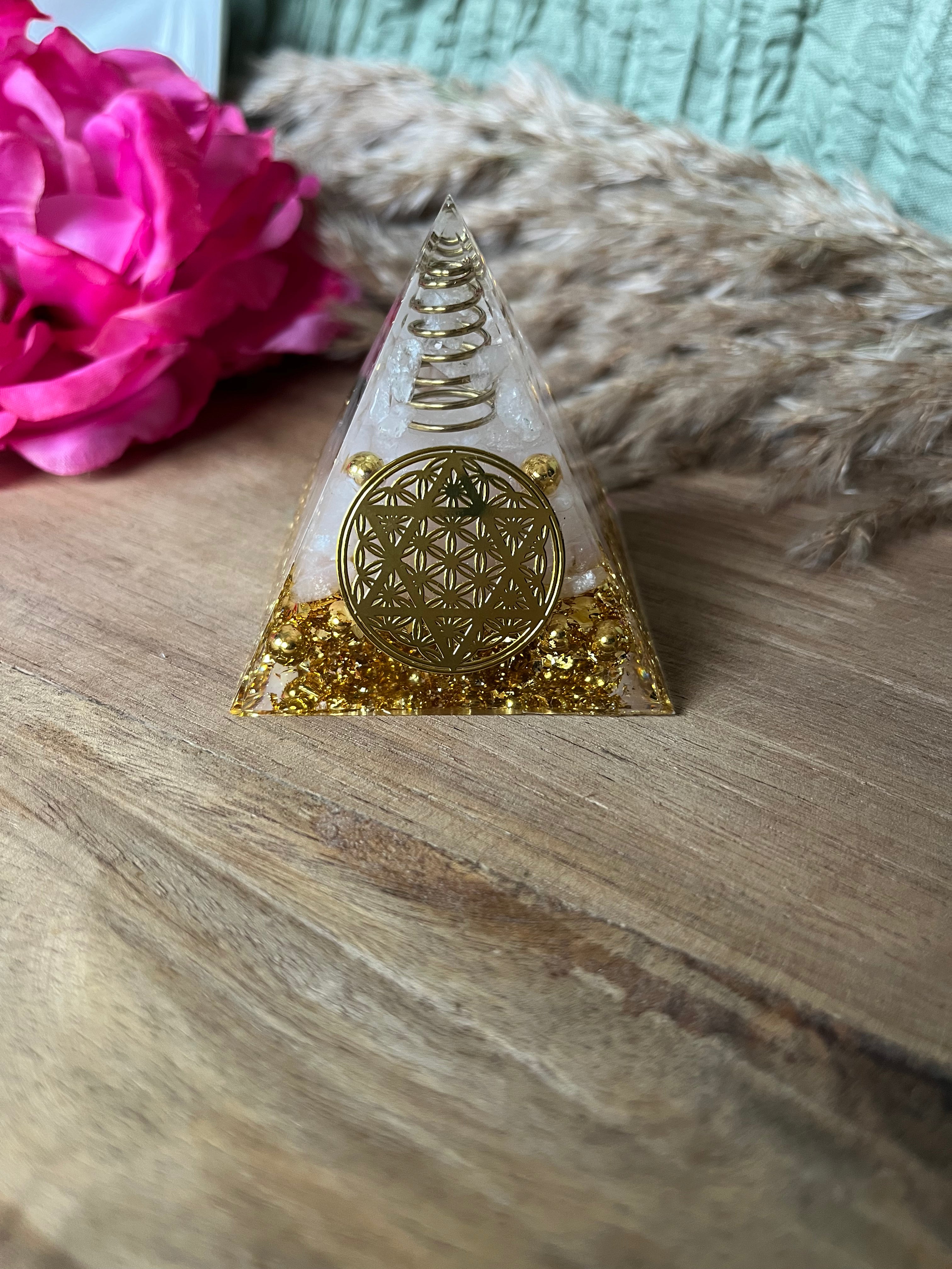 Orgonite - AMOUR - TENDRESSE - DOUCEUR - Quartz rose - Fleur de Vie