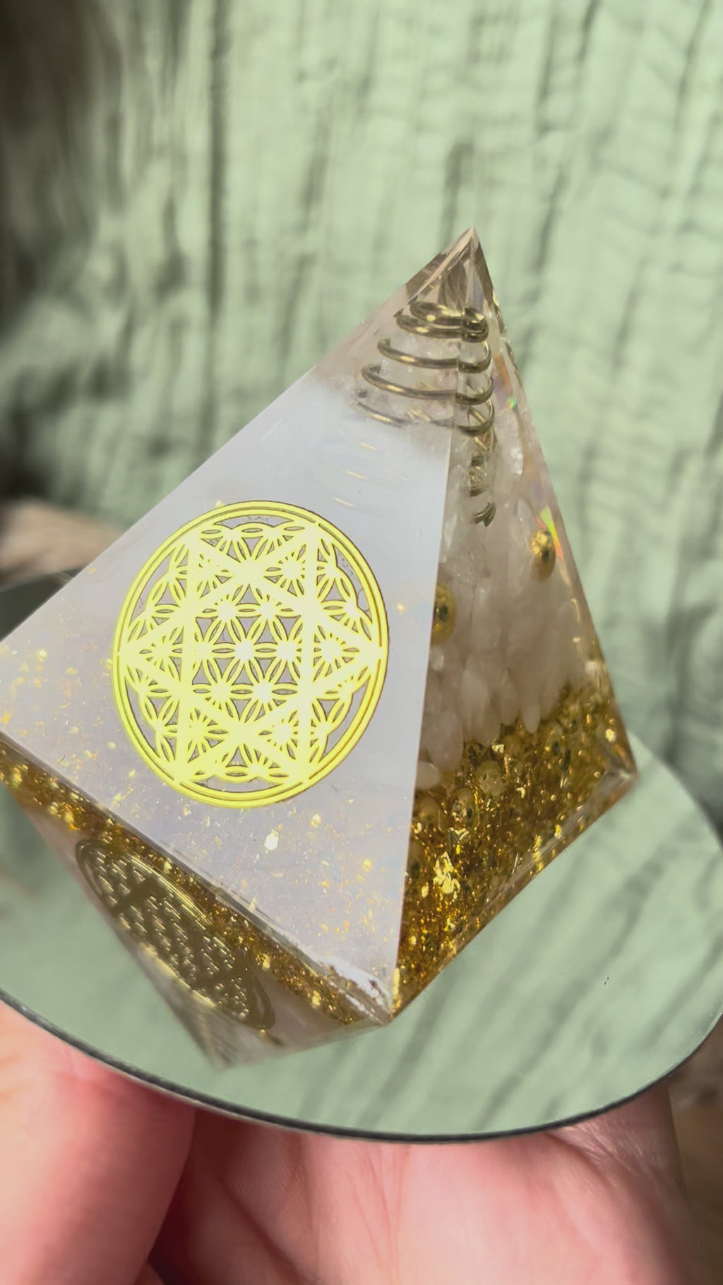 Orgonite - AMOUR - TENDRESSE - DOUCEUR - Quartz rose - Fleur de Vie