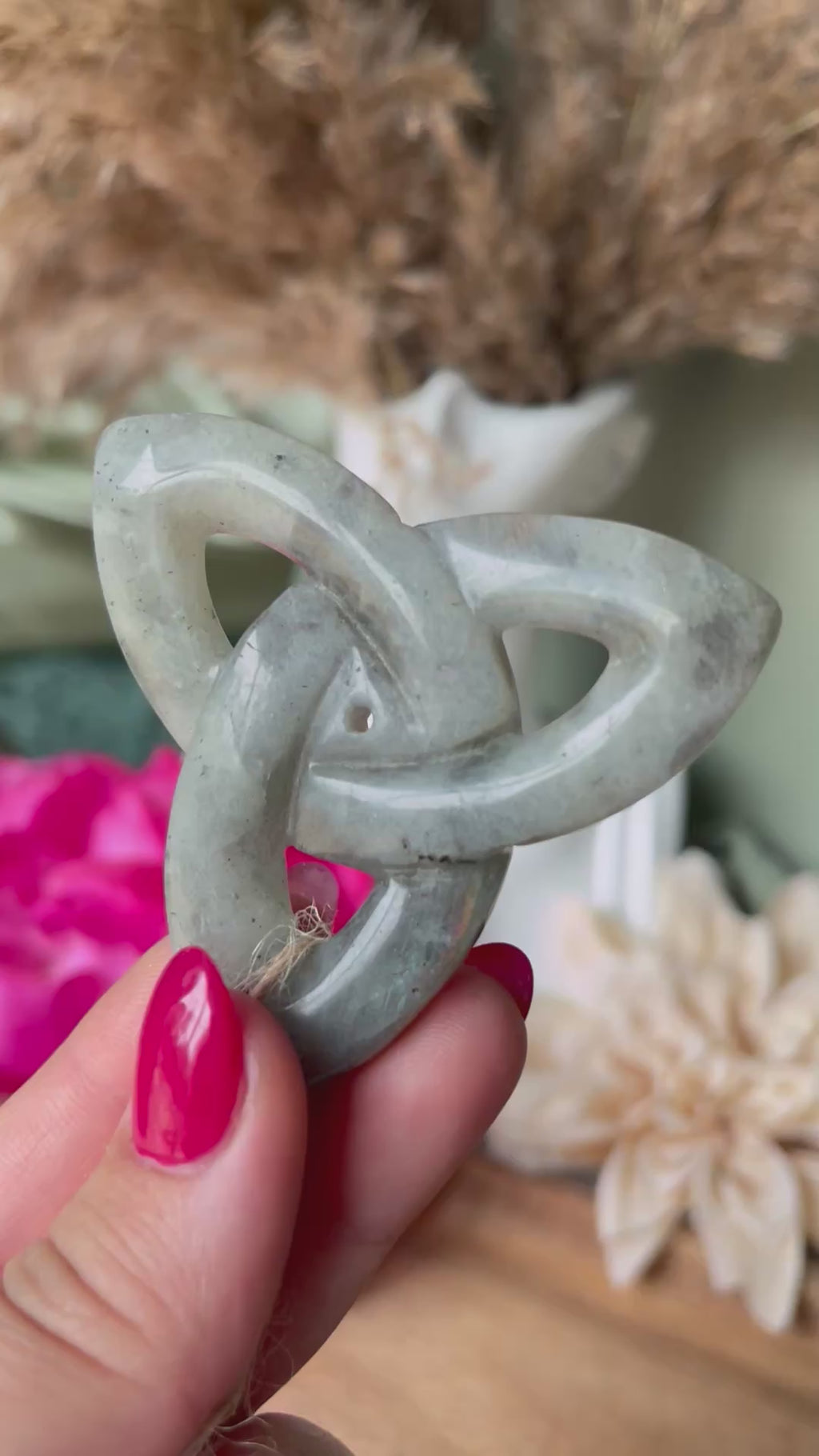 Triqueta en pierres naturelles