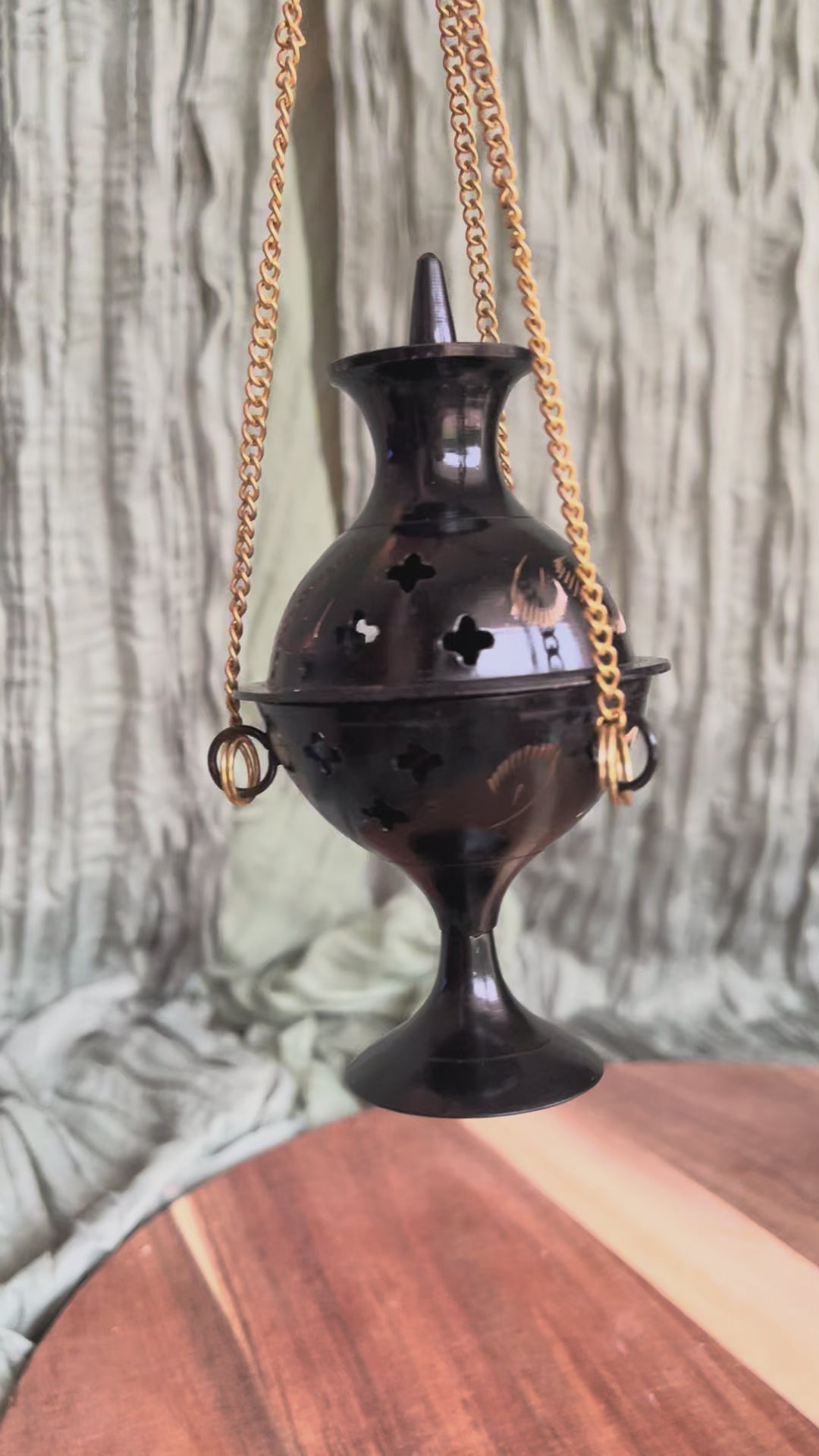 Brûleur d'encens en métal