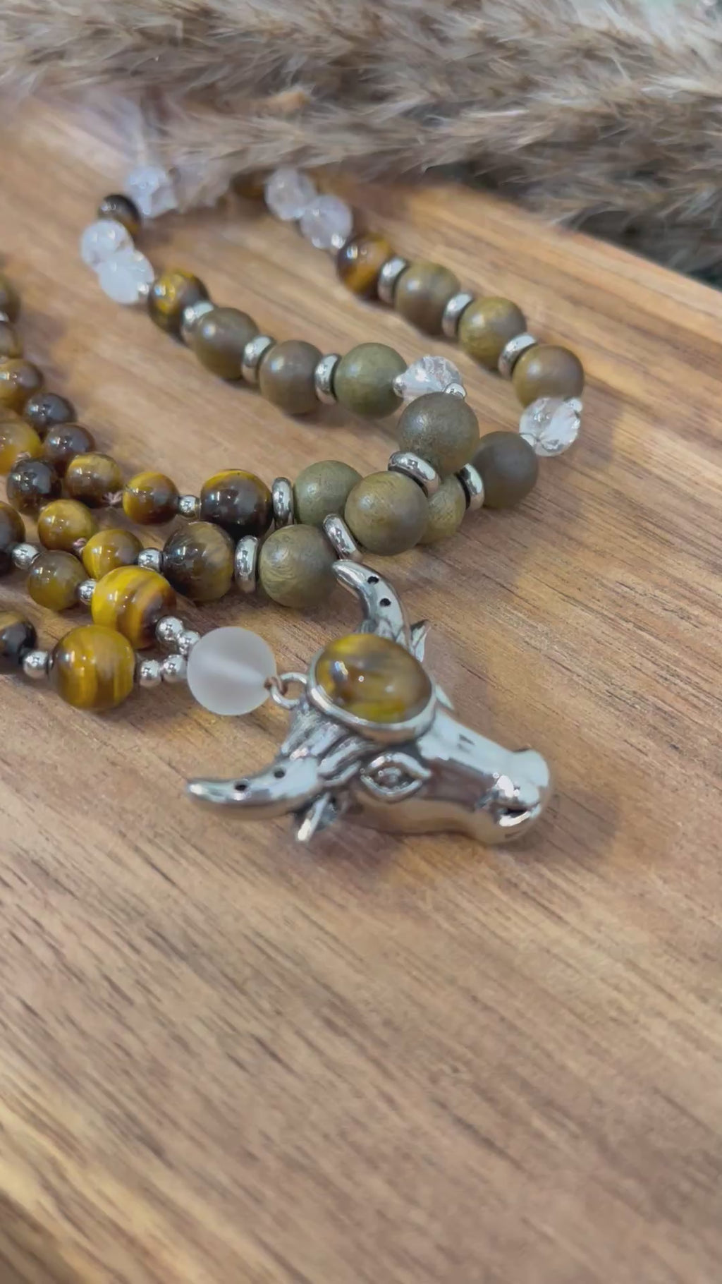 Mala “Coraje Sagrado” Ojo de Tigre - Sándalo - Cristal de Roca